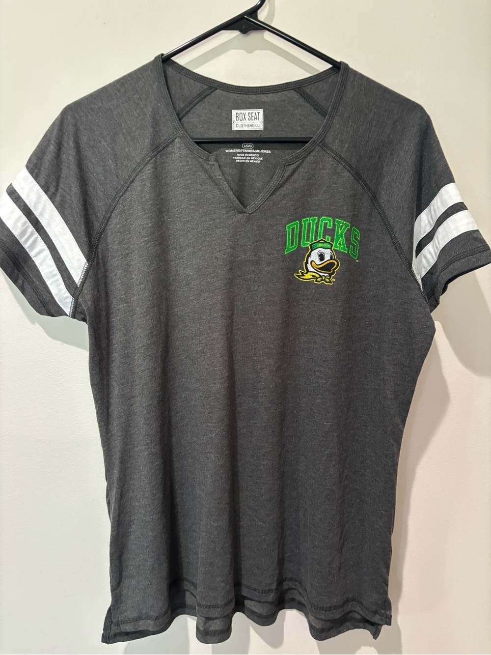 New Oregon Ducks Women’s Large Shirt
